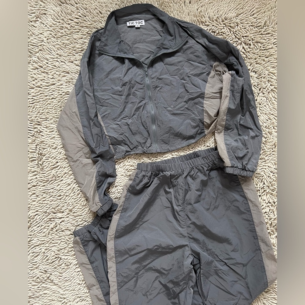 Tic Toc - Activewear Set - Size Small